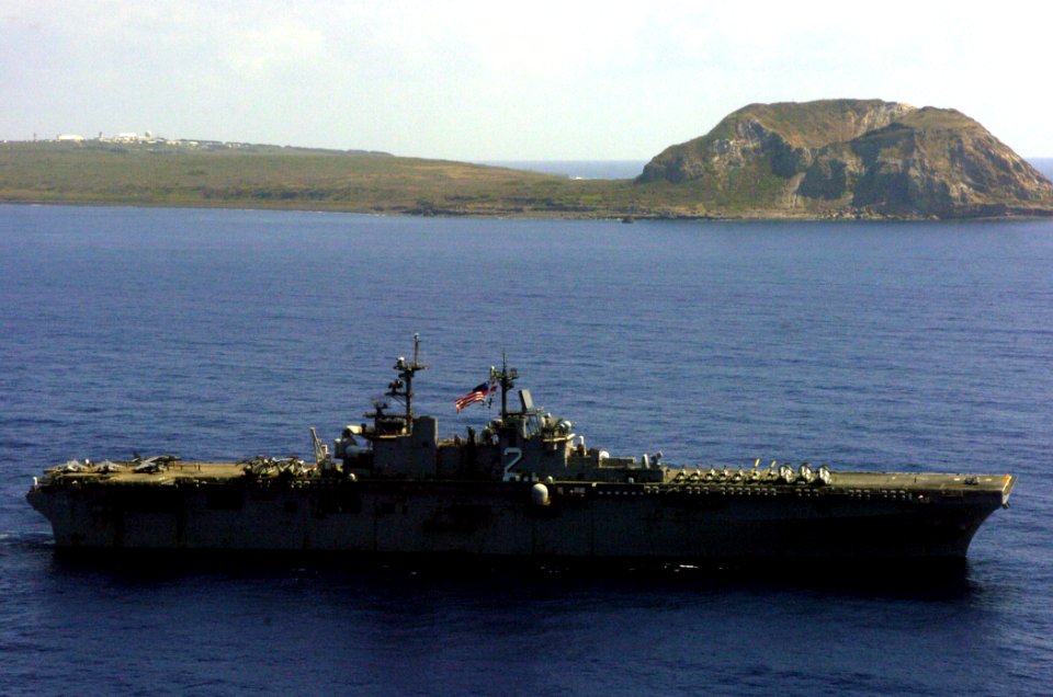 US Navy 060307-N-5067K-050 The amphibious assault ship USS Essex (LHD 2) underway off the coast of Mt. Suribachi, on the island of Imo Jima