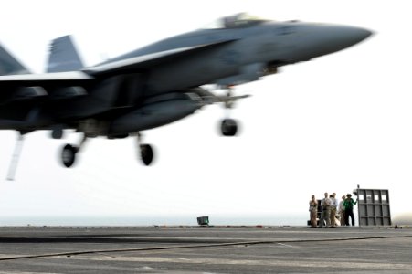 USS Dwight D. Eisenhower action 120827-N-GC639-074