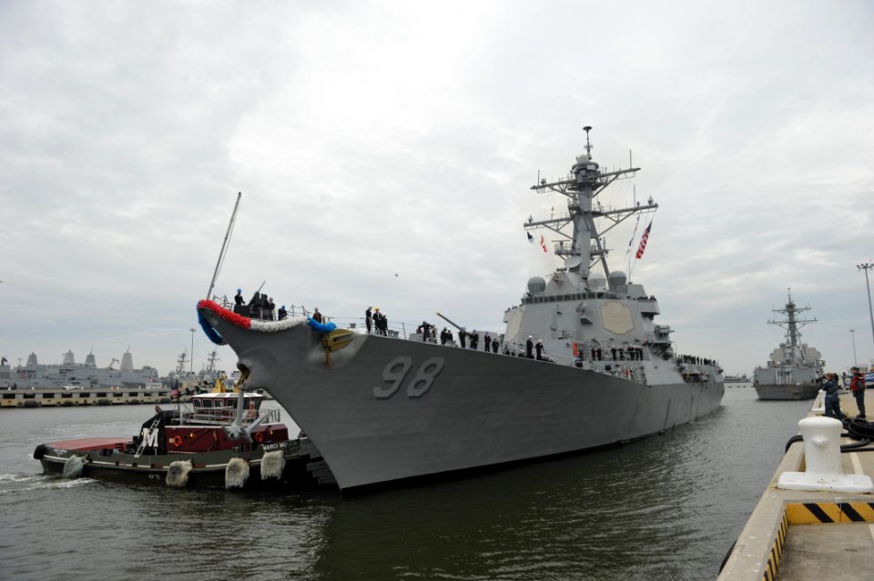 USS Forrest Sherman arrives at Norfolk. (8515023193)