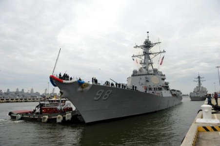 USS Forrest Sherman arrives at Norfolk. (8515023193) photo