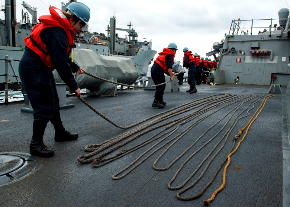USS Fitzgerald conducts a replenishment at sea with USNS Carl Brashear 160319-N-GW139-081