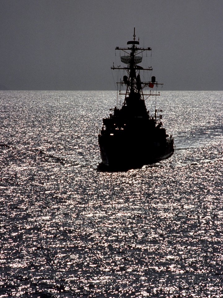 USS Forrest Sherman (DD-931) underway in 1974