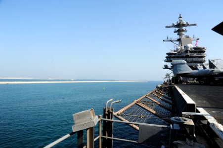 USS GEORGE H.W. BUSH (CVN 77) 140220-N-JE709-023 (14164508300)