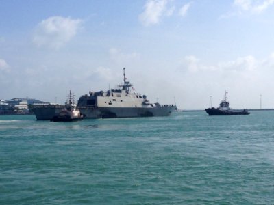 USS Fort Worth underway in support of AirAsia flight QZ8501 search efforts. (16030594889)