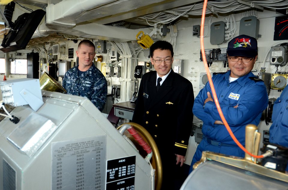 USS Frank Cable 131018-N-WC566-040