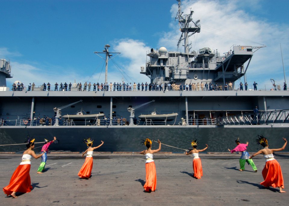 US Navy 060304-N-7526R-204 Sailors and Marines man the rails aboard the amphibious command ship USS Blue Ridge (LCC 19)