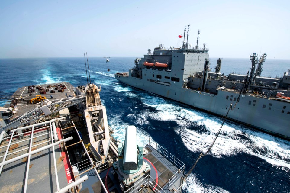 USS Fort McHenry (LSD 43) 150516-N-DQ840-021 (17811555531)