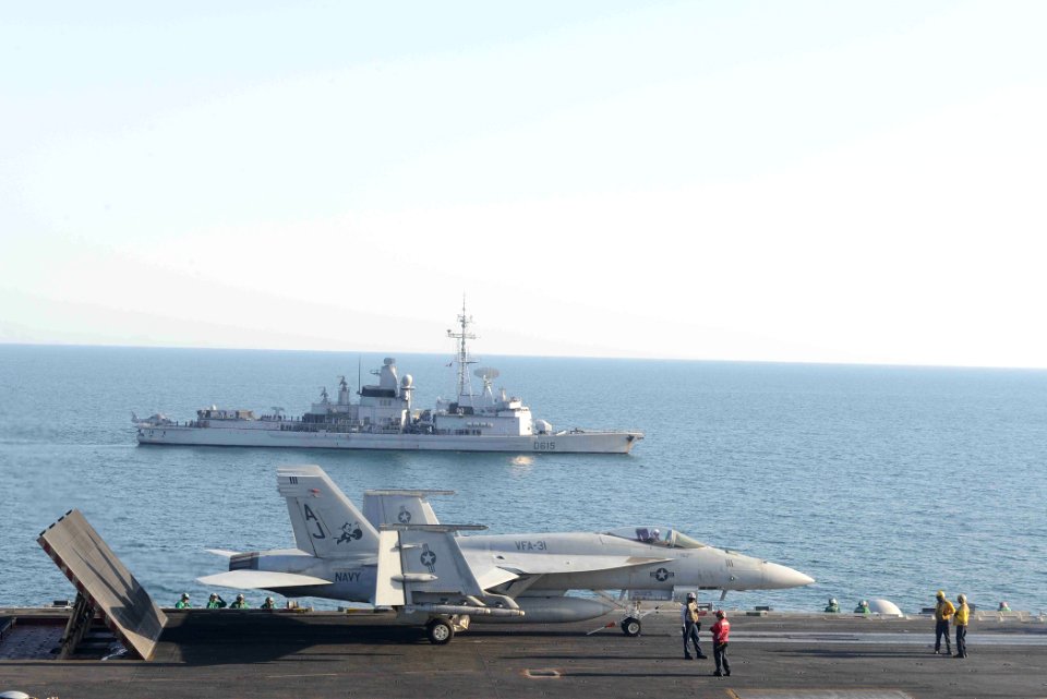 USS George H.W. Bush (CVN 77) 140409-N-HK946-005 (13846153254)