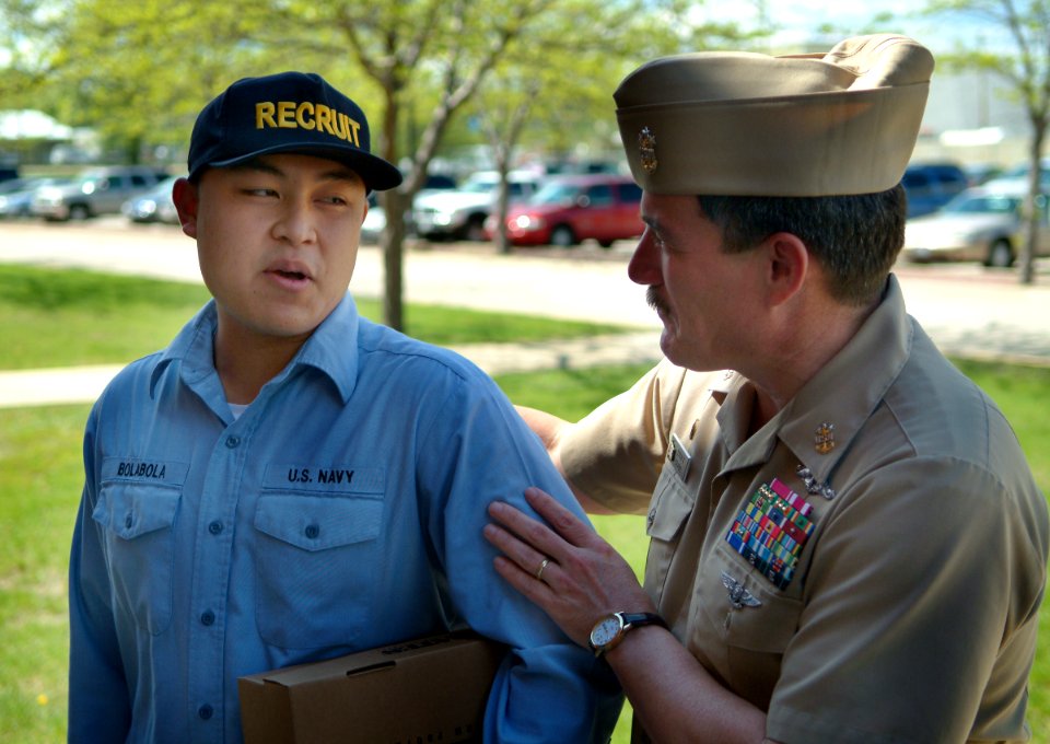 US Navy 060518-N-0962S-181 Master Chief Petty Officer of the Navy (MCPON) Terry Scott stops to visit with a recruit while visiting some of the latest facilities on board Recruit Training Command (RTC) Great Lakes
