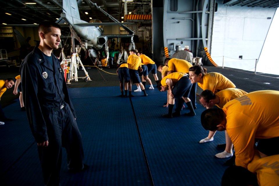 USS GEORGE H.W. BUSH (CVN 77) 140223-N-SI489-006 (13620817685)