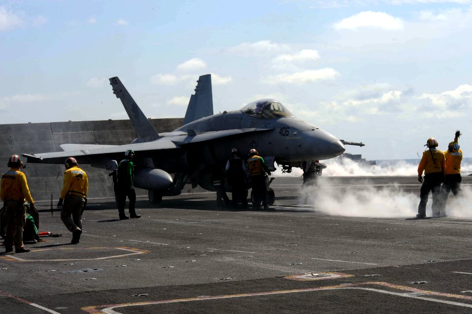 USS GEORGE H.W. BUSH (CVN 77) 140328-N-CZ979-041 (13559012475)