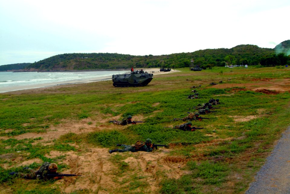 US Navy 060519-N-4772B-271 Royal Thai Marines participate in a joint Thai-U.S. anti terrorism scenario during the 25th anniversary of the annual U.S.-Thai exercise Cobra Gold 2006