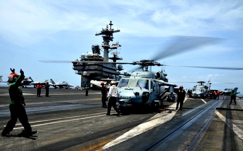 USS George H.W. Bush (CVN 77) 140613-N-CS564-126 (14430126511)