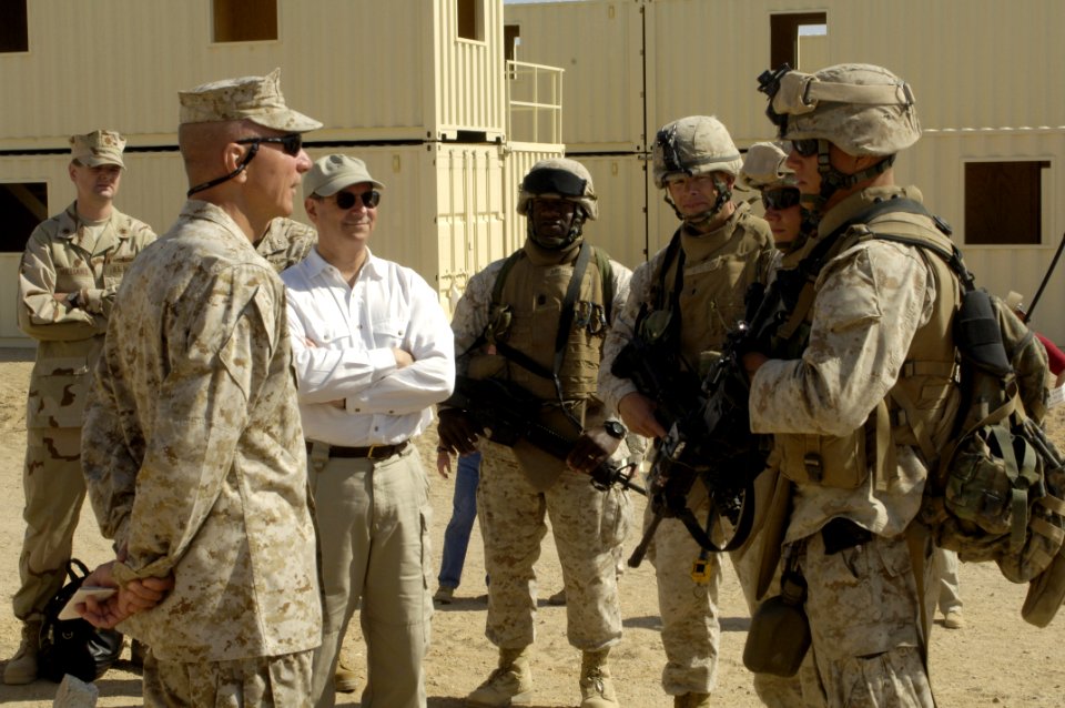 US Navy 060509-N-2568S-080 SECNAV meets with Marines participating in Mojave Viper