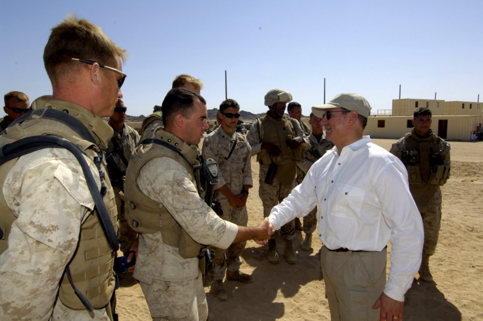 US Navy 060509-N-2568S-110 SECNAV meets with Marines participating in Mojave Viper