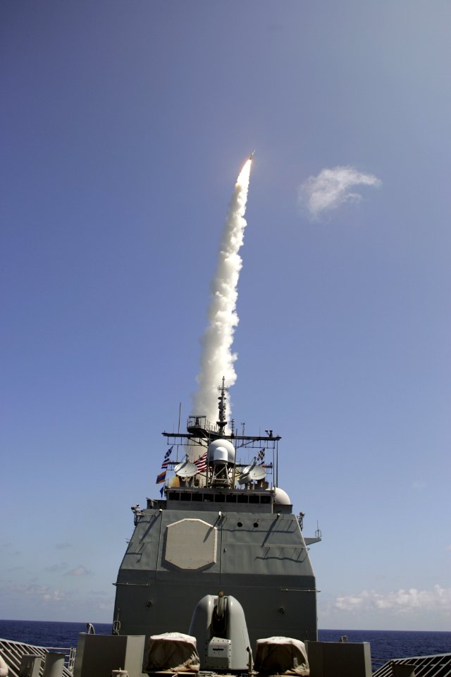 US Navy 060525-N-0000X-002 A standard missile - 2 (SM-2) is launched from the Pearl Harbor-based Aegis cruiser USS Lake Erie (CG 70) as part of a U.S. Navy missile defense demonstration