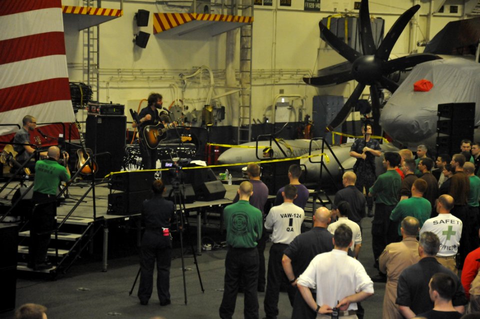 USS George H.W. Bush (CVN 77) 140611-N-CS564-114 (14410872295)