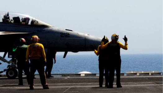 USS George H.W. Bush (CVN 77) 140703-N-CZ979-020 (14561545066)