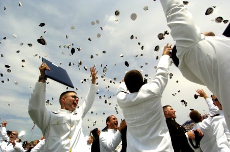 US Navy 060526-N-3642E-001 2006 U.S. Naval Academy Graduation and Commissioning Ceremony photo