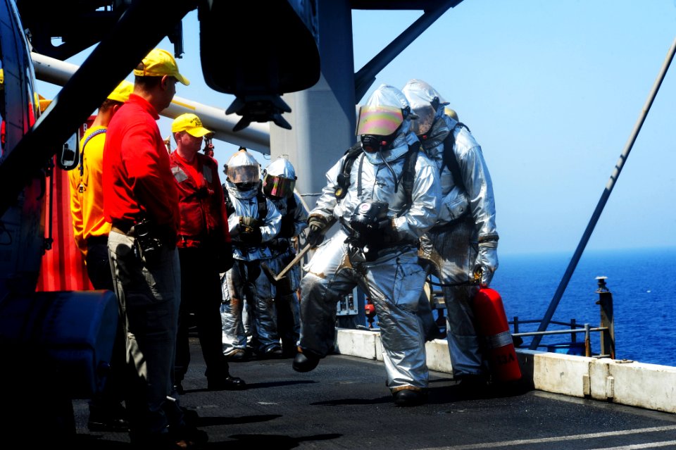 USS George H.W. Bush (CVN 77) 140704-N-CZ979-006 (14561514166)