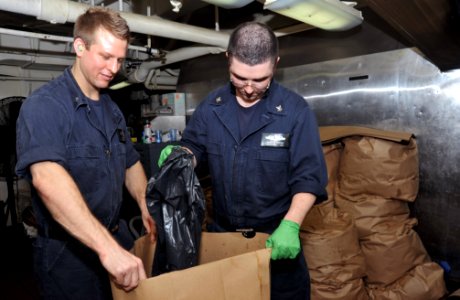 USS George H.W. Bush (CVN 77) 140702-N-CS564-034 (14398594817)
