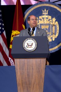 US Navy 060526-N-3642E-009 Secretary of the Navy (SECNAV) Dr. Donald C. Winter delivers his opening remarks and introduces Vice President Dick Cheney during the U.S. Naval Academy class of 2006