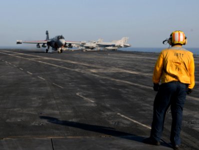 USS GEORGE H.W. BUSH (CVN 77) 140624-N-XI307-294 (14517553992)