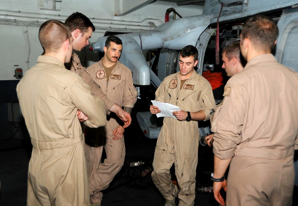 USS George H.W. Bush (CVN 77) 140702-N-MU440-042 (14583166934)