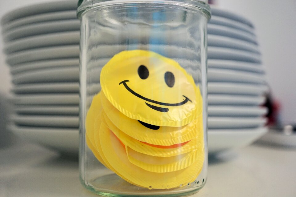 Cover smile yellow
