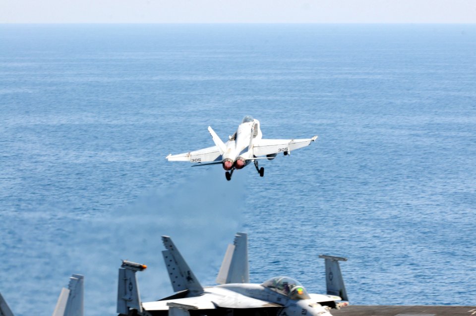 USS George H.W. Bush (CVN 77) 140628-N-CZ979-002 (14540530995)