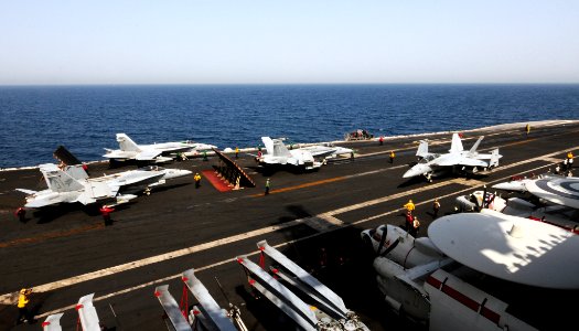 USS George H.W. Bush (CVN 77) 140701-N-CZ979-078 (14369263208)