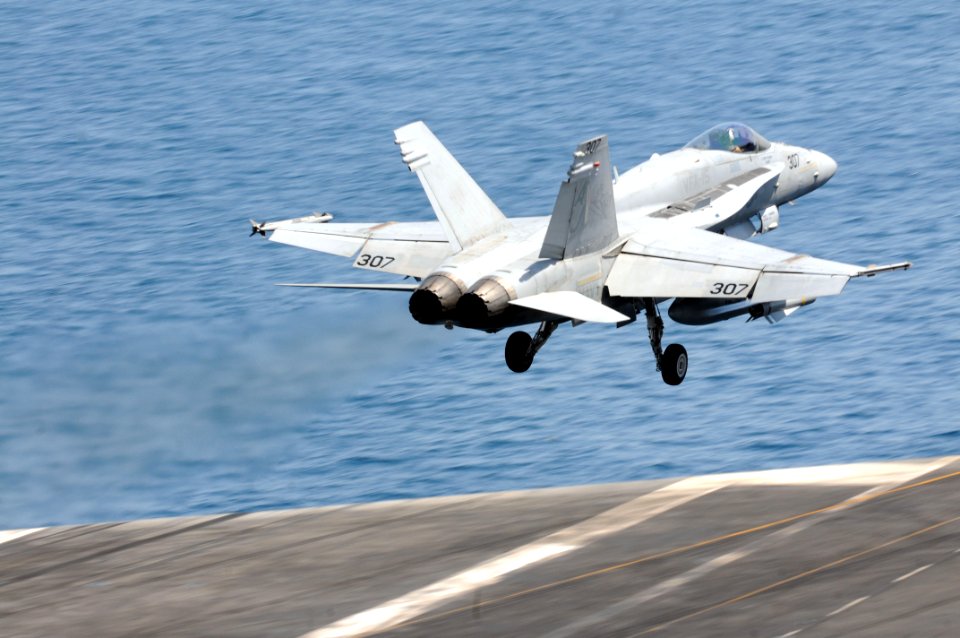 USS George H.W. Bush (CVN 77) 140628-N-CZ979-004 (14517422816)