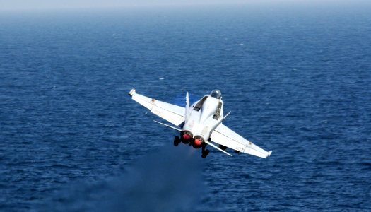 USS George H.W. Bush (CVN 77) 140701-N-CZ979-292 (14555858885)