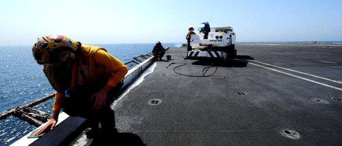 USS George H.W. Bush (CVN 77) 140702-N-CZ979-168 (14583178284)
