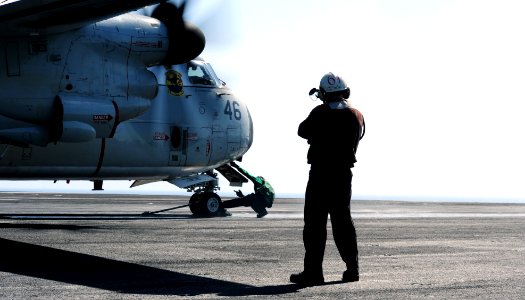 USS GEORGE H.W. BUSH (CVN 77) 140625-N-CZ979-004 (14332170657)