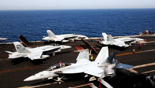 USS George H.W. Bush (CVN 77) 140701-N-CZ979-082 (14552466001)