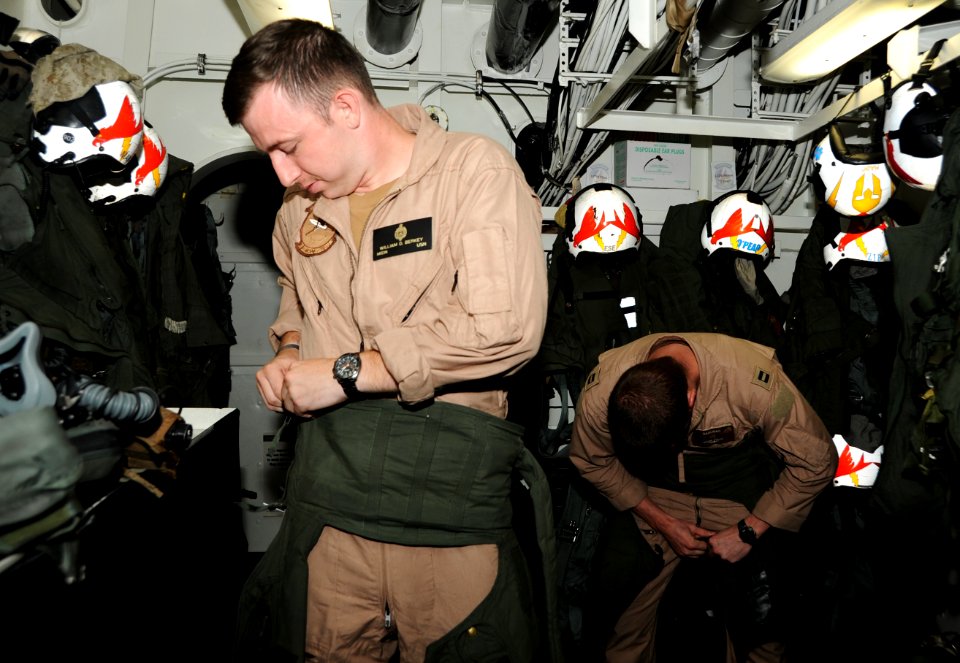 USS George H.W. Bush (CVN 77) 140628-N-MU440-059 (14539565572)