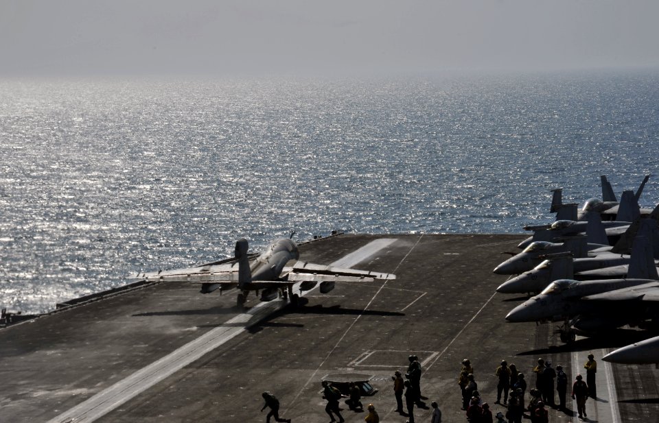 USS George H.W. Bush (CVN 77) 140624-N-CS564-059 (14501404474)
