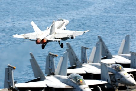 USS George H.W. Bush (CVN 77) 140628-N-CZ979-001 (14517424946)