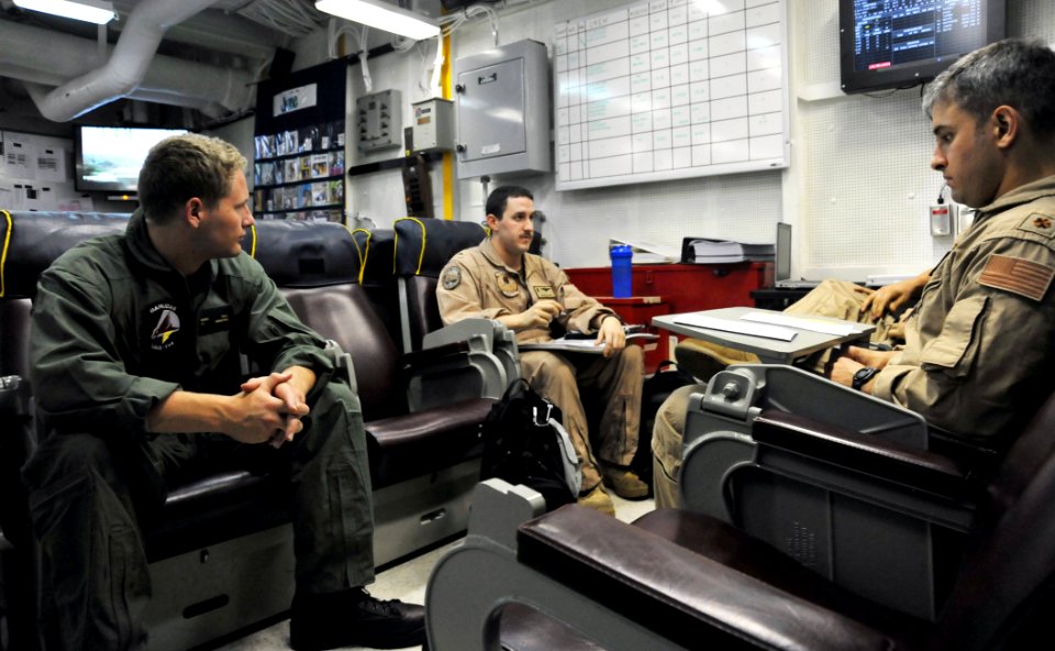 USS George H.W. Bush (CVN 77) 140628-N-CS564-00 (14354085527)