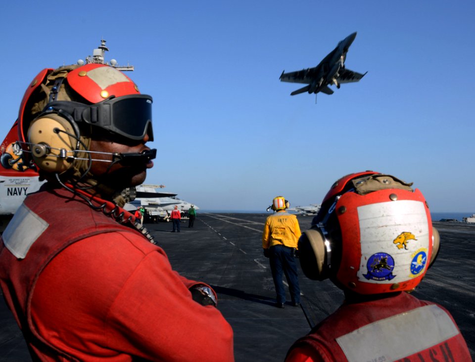 USS GEORGE H.W. BUSH (CVN 77) 140624-N-XI307-278 (14332037269)