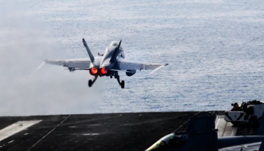 USS George H.W. Bush (CVN 77) 140630-N-CZ979-105 (14362429879)