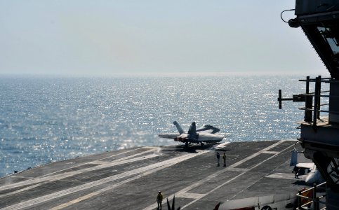 USS George H.W. Bush (CVN 77) 140624-N-CS564-016 (14316135549)