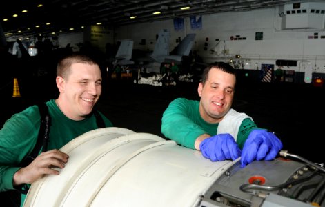 USS George H.W. Bush (CVN 77) 140630-N-MU440-021 (14549033715)