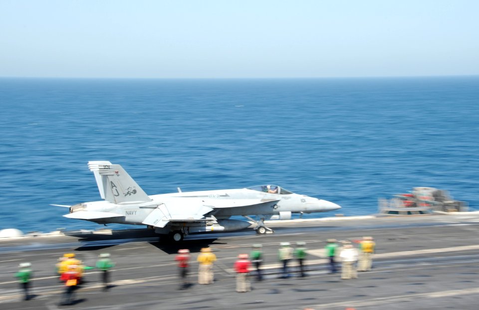 USS George H.W. Bush (CVN 77) 140624-N-MU440-013 (14479622306)