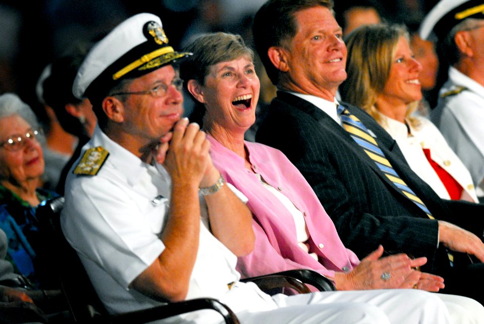 US Navy 060822-N-0696M-200 The Chief of Naval Operations (CNO), Adm. Mike Mullen and Mrs. Mullen (center) enjoys the Concert on the Avenue featuring the U.S. Navy Band