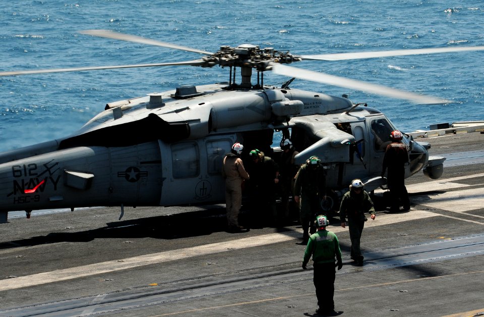 USS George H.W. Bush (CVN 77) 140623-N-MU440-084 (14308269427)