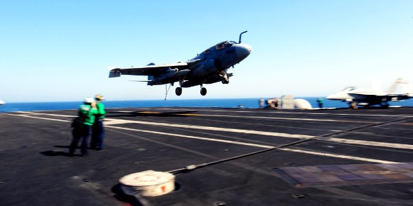 USS George H.W. Bush (CVN 77) 140619-N-CZ979-019 (14278095087)