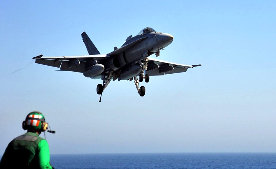 USS George H.W. Bush (CVN 77) 140616-N-CS564-121 (14255209197)