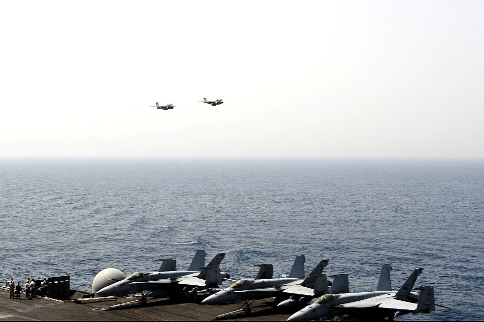 USS George H.W. Bush (CVN 77) 140609-N-CZ979-003 (14366517786)